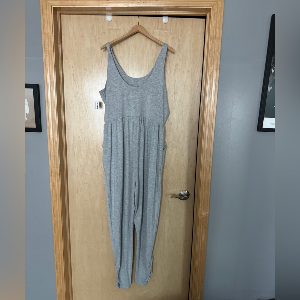 NWT women’s Old Navy Active jumpsuit size XL Tall - Picture 8 of 8